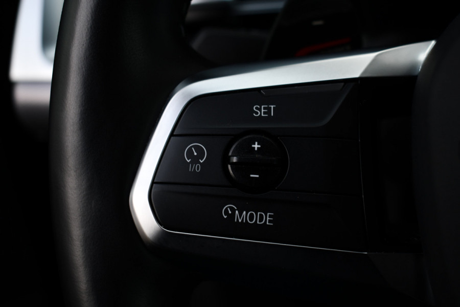 BMW X1 xDrive25e M-Sport Pano ACC 360 HUD 19inch Adp-onderstel BTW-auto