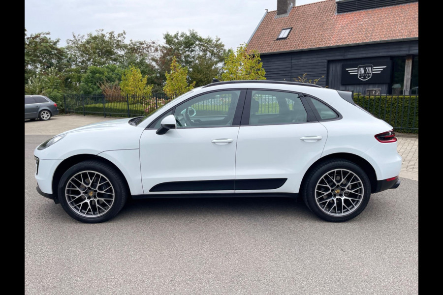 Porsche Macan 2.0 252PK Facelift /Panoramadak/Luchtvering/Led-Xenon/Camera/Electr-Trekhaak 1-Eigenaar Dealer-onderhouden Porsche Macan 2.0 252PK Facelift /Panoramadak/Luchtvering/Led-Xenon/Camera/Electr-Trekhaak 1-Eigenaar Dealer-onderhouden
