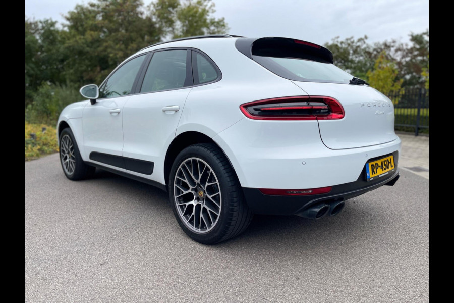 Porsche Macan 2.0 252PK Facelift /Panoramadak/Luchtvering/Led-Xenon/Camera/Electr-Trekhaak 1-Eigenaar Dealer-onderhouden Porsche Macan 2.0 252PK Facelift /Panoramadak/Luchtvering/Led-Xenon/Camera/Electr-Trekhaak 1-Eigenaar Dealer-onderhouden