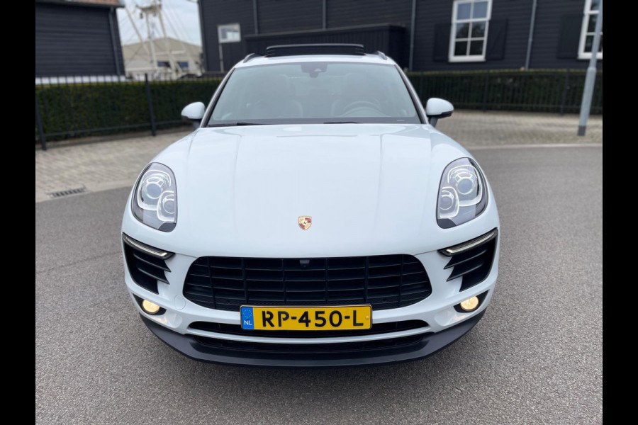 Porsche Macan 2.0 252PK Facelift /Panoramadak/Luchtvering/Led-Xenon/Camera/Electr-Trekhaak 1-Eigenaar Dealer-onderhouden Porsche Macan 2.0 252PK Facelift /Panoramadak/Luchtvering/Led-Xenon/Camera/Electr-Trekhaak 1-Eigenaar Dealer-onderhouden