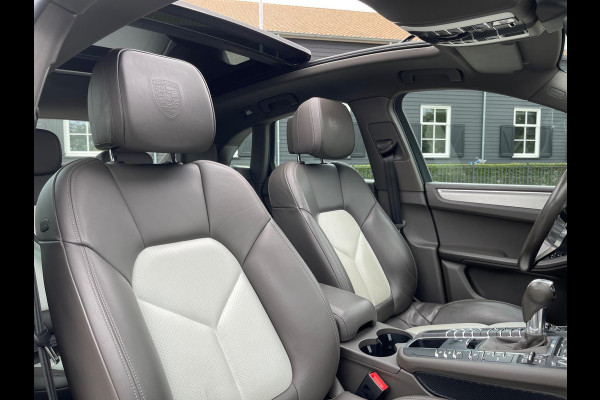 Porsche Macan 2.0 252PK Facelift /Panoramadak/Luchtvering/Led-Xenon/Camera/Electr-Trekhaak 1-Eigenaar Dealer-onderhouden Porsche Macan 2.0 252PK Facelift /Panoramadak/Luchtvering/Led-Xenon/Camera/Electr-Trekhaak 1-Eigenaar Dealer-onderhouden