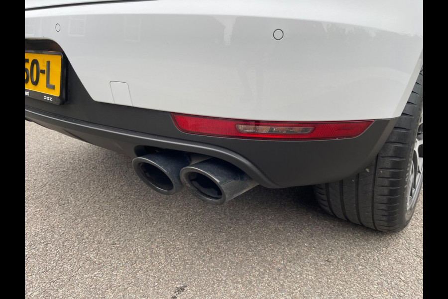 Porsche Macan 2.0 252PK Facelift /Panoramadak/Luchtvering/Led-Xenon/Camera/Electr-Trekhaak 1-Eigenaar Dealer-onderhouden Porsche Macan 2.0 252PK Facelift /Panoramadak/Luchtvering/Led-Xenon/Camera/Electr-Trekhaak 1-Eigenaar Dealer-onderhouden