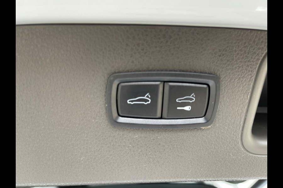 Porsche Macan 2.0 252PK Facelift /Panoramadak/Luchtvering/Led-Xenon/Camera/Electr-Trekhaak 1-Eigenaar Dealer-onderhouden Porsche Macan 2.0 252PK Facelift /Panoramadak/Luchtvering/Led-Xenon/Camera/Electr-Trekhaak 1-Eigenaar Dealer-onderhouden