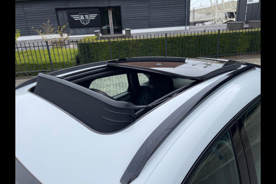 Porsche Macan 2.0 252PK Facelift /Panoramadak/Luchtvering/Led-Xenon/Camera/Electr-Trekhaak 1-Eigenaar Dealer-onderhouden Porsche Macan 2.0 252PK Facelift /Panoramadak/Luchtvering/Led-Xenon/Camera/Electr-Trekhaak 1-Eigenaar Dealer-onderhouden