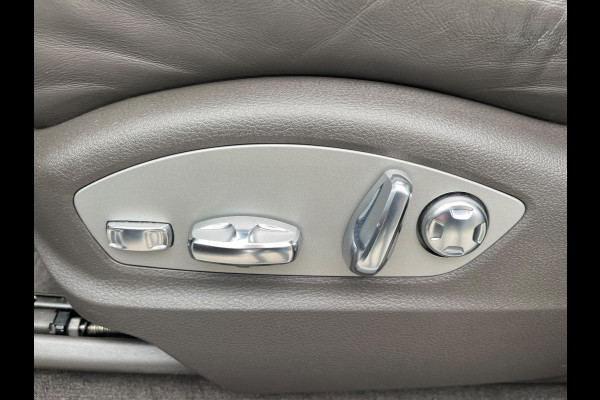 Porsche Macan 2.0 252PK Facelift /Panoramadak/Luchtvering/Led-Xenon/Camera/Electr-Trekhaak 1-Eigenaar Dealer-onderhouden Porsche Macan 2.0 252PK Facelift /Panoramadak/Luchtvering/Led-Xenon/Camera/Electr-Trekhaak 1-Eigenaar Dealer-onderhouden