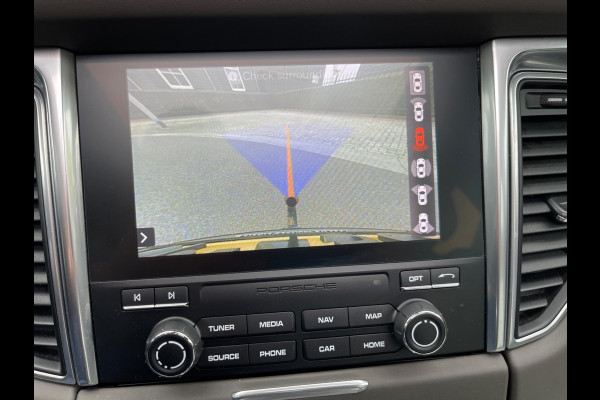 Porsche Macan 2.0 252PK Facelift /Panoramadak/Luchtvering/Led-Xenon/Camera/Electr-Trekhaak 1-Eigenaar Dealer-onderhouden Porsche Macan 2.0 252PK Facelift /Panoramadak/Luchtvering/Led-Xenon/Camera/Electr-Trekhaak 1-Eigenaar Dealer-onderhouden