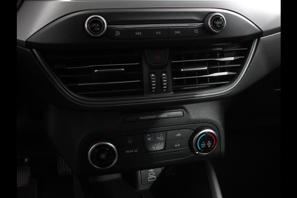 Ford FOCUS Wagon 1.0 EcoBoost 125pk Connected | Navigatie | Parkeer sensoren | Dab | Cruise control | Airco | Led | Airco | Lane assist