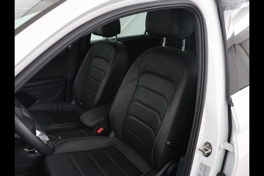 Seat Tarraco 1.4 TSI e-Hybrid PHEV Xcellence | Panoramadak | Leder | Trekhaak | Stoel & achterbankverwarming | Adaptive cruise | Carplay | Camera | Digital Cockpit | Navigatie | Plug In