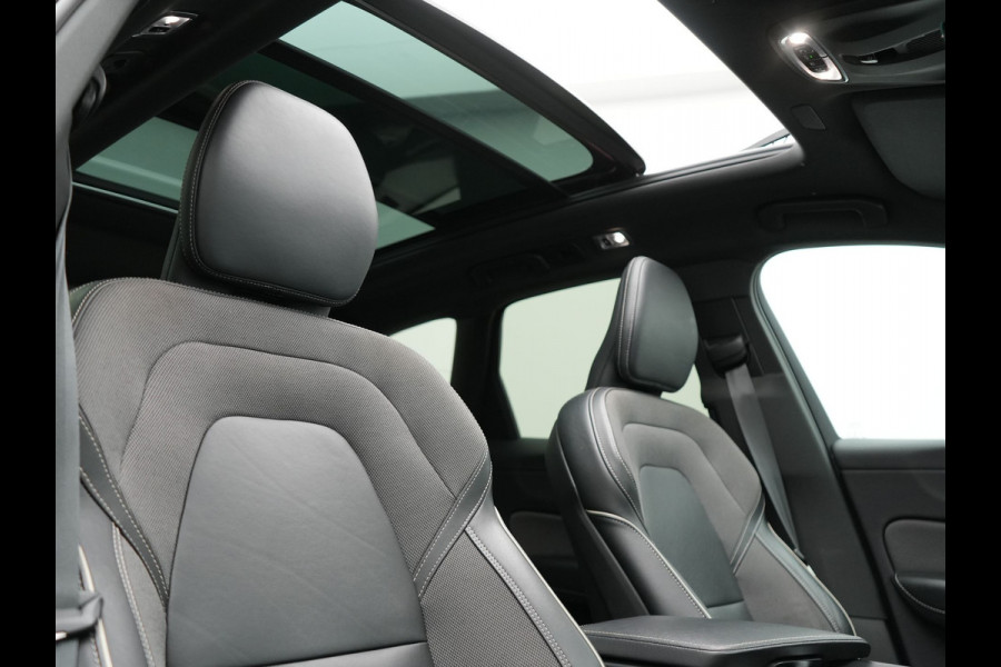 Volvo XC60 T6 AWD R-Design Plug In Hybrid 350pk Dealer O.H PHEV | Panodak | Adaptive Cruise | Head Up | 360 Camera | Harman Kardon Sound | Lederen Sportstoelen Memory & Verwarmd | Harman Kardon Sound | Apple Carplay | Keyless | Blis | Stuur Verwarmd
