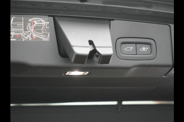 Volvo XC60 T6 AWD R-Design Plug In Hybrid 350pk Dealer O.H PHEV | Panodak | Adaptive Cruise | Head Up | 360 Camera | Harman Kardon Sound | Lederen Sportstoelen Memory & Verwarmd | Harman Kardon Sound | Apple Carplay | Keyless | Blis | Stuur Verwarmd