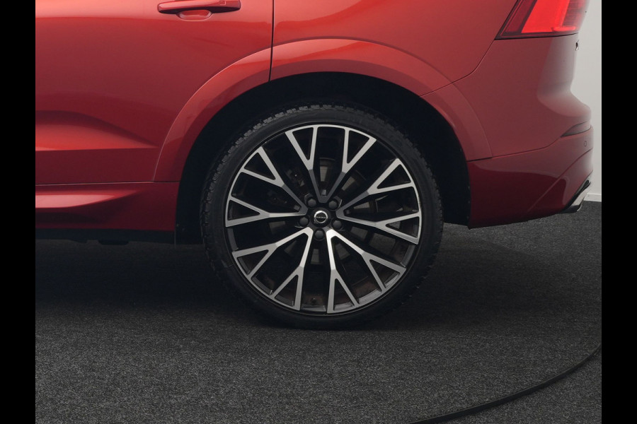 Volvo XC60 T6 AWD R-Design Plug In Hybrid 350pk Dealer O.H PHEV | Panodak | Adaptive Cruise | Head Up | 360 Camera | Harman Kardon Sound | Lederen Sportstoelen Memory & Verwarmd | Harman Kardon Sound | Apple Carplay | Keyless | Blis | Stuur Verwarmd