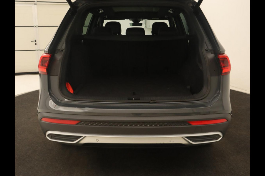 Seat Tarraco 1.4 TSI e-Hybrid PHEV Xcellence | Panoramadak | 360 Camera | Stoelverwarming | Carplay | Alcantara | Adaptive cruise | Achterbankverwarming | Navigatie | Park Assist | Plug In Seat Tarraco 1.4 TSI e-Hybrid PHEV Xcellence | Panoramadak | 360 Camera | Stoelverwarming | Carplay | Alcantara | Adaptive cruise | Achterbankverwarming | Navigatie | Park Assist | Plug In