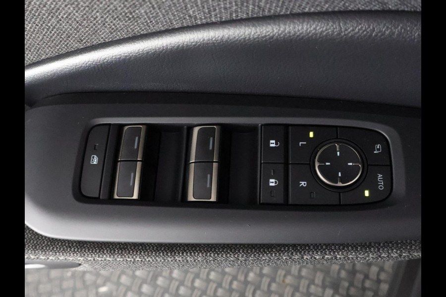 Lexus LBX BUSINESSLINE BI-TONE GARANTIE 2035 ! BI-TONE PRO LINE-PACK.DODE HOEK SENSOR. PDC V+A STUUR/STOEL VERWARMING