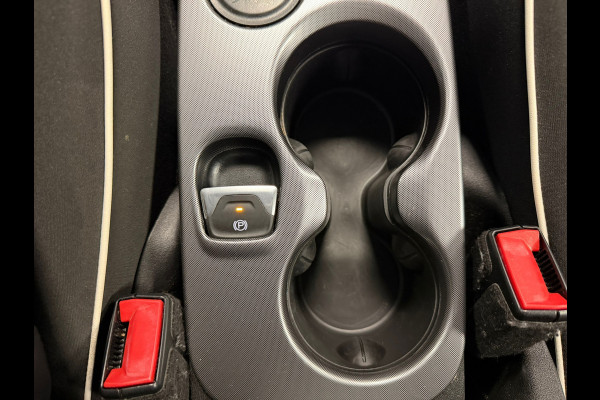 Fiat 500X 1.4 Turbo MultiAir AUT. AIRCO CAMERA NAVIGATIE CRUISE STOEL-STUURVERWARMING KEYLESS-GO USB PDC Fiat 500X 1.4 Turbo MultiAir AUT. AIRCO CAMERA NAVIGATIE CRUISE STOEL-STUURVERWARMING KEYLESS-GO USB PDC
