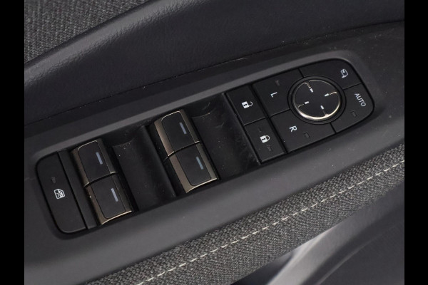 Lexus LBX Business Line Pro 2WD | Dodehoek detectie | Stuur- & Stoelverwarming | Navigatie | Parkeersensoren Lexus LBX Business Line Pro 2WD | Dodehoek detectie | Stuur- & Stoelverwarming | Navigatie | Parkeersensoren