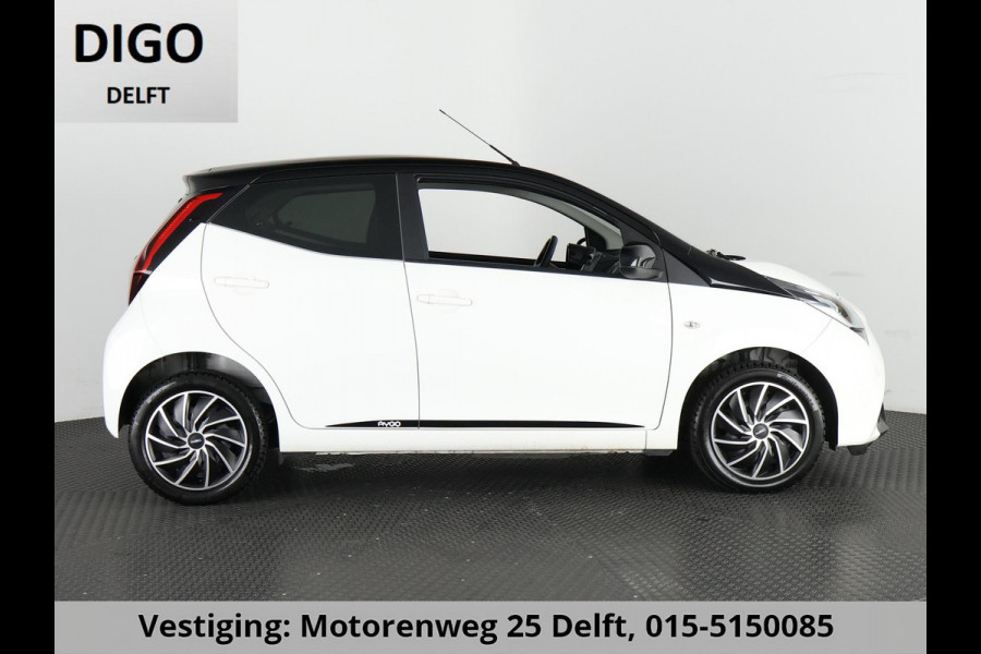 Toyota Aygo 1.0 VVT-i X-PLAY BITONE CARPLAY NAVI AIRCO. CAMERA. BLUETOOTH.