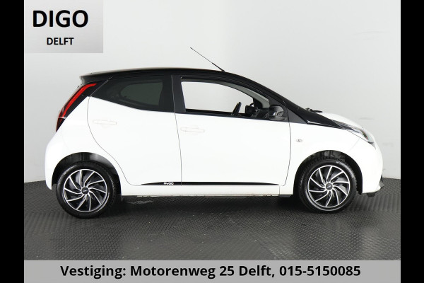 Toyota Aygo 1.0 VVT-i X-PLAY BITONE CARPLAY NAVI AIRCO. CAMERA. BLUETOOTH.