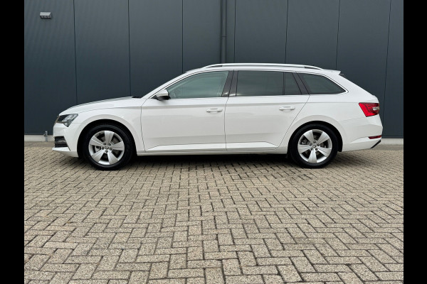 Škoda Superb Combi 1.4 TSI iV Ambition * Trekhaak * Camera * Keyless * Carplay *