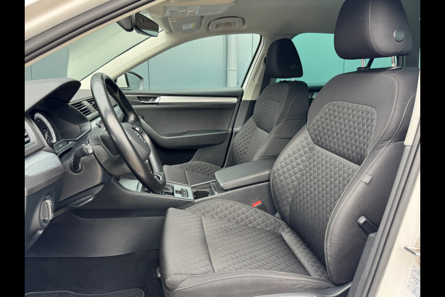 Škoda Superb Combi 1.4 TSI iV Ambition * Trekhaak * Camera * Keyless * Carplay *