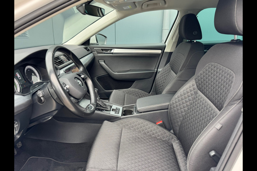 Škoda Superb Combi 1.4 TSI iV Ambition * Trekhaak * Camera * Keyless * Carplay *