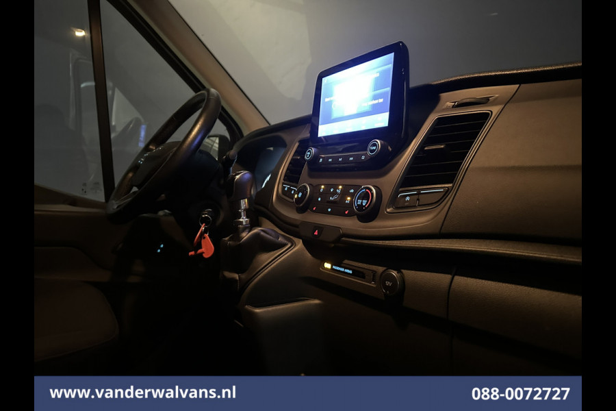 Ford Transit 2.0 TDCI 130pk Bakwagen Laadklep Euro6 Airco | 951kg laadvermogen | Camera | Navigatie | Cruisecontrol LM velgen, Verwarmde voorruit, Stoelverwarming, Bijrijdersbank Ford Transit 2.0 TDCI 130pk Bakwagen Laadklep Euro6 Airco | 951kg laadvermogen | Camera | Navigatie | Cruisecontrol LM velgen, Verwarmde voorruit, Stoelverwarming, Bijrijdersbank