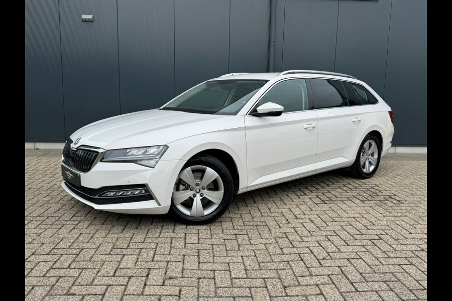 Škoda Superb Combi 1.4 TSI iV Ambition * Trekhaak * Camera * Keyless * Carplay *