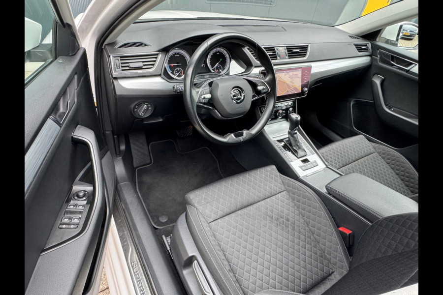 Škoda Superb Combi 1.4 TSI iV Ambition * Trekhaak * Camera * Keyless * Carplay *