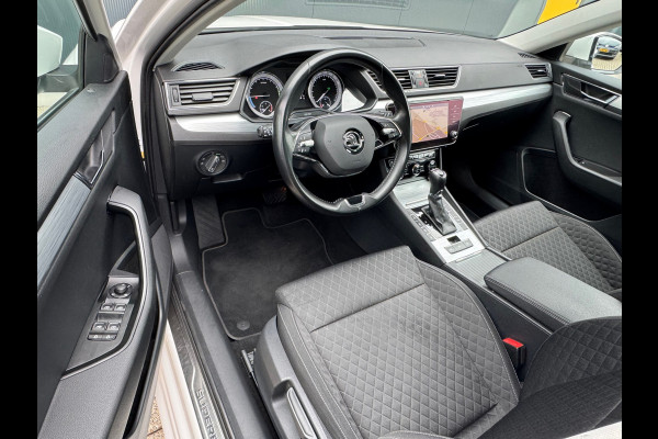 Škoda Superb Combi 1.4 TSI iV Ambition * Trekhaak * Camera * Keyless * Carplay *