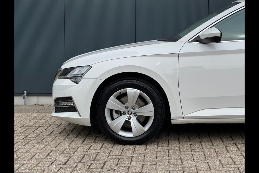 Škoda Superb Combi 1.4 TSI iV Ambition * Trekhaak * Camera * Keyless * Carplay *