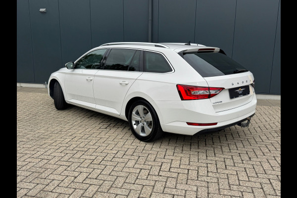 Škoda Superb Combi 1.4 TSI iV Ambition * Trekhaak * Camera * Keyless * Carplay *