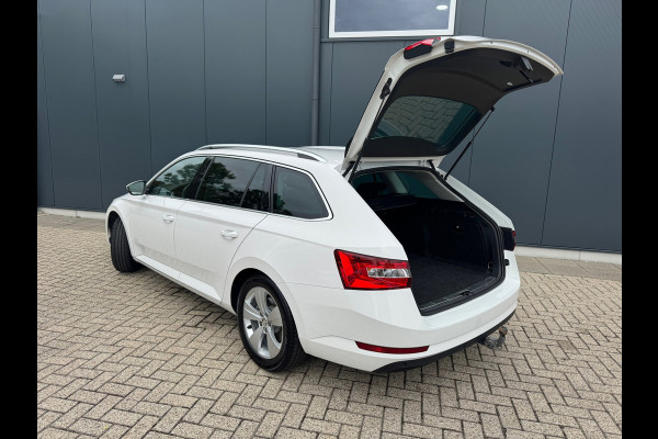 Škoda Superb Combi 1.4 TSI iV Ambition * Trekhaak * Camera * Keyless * Carplay *