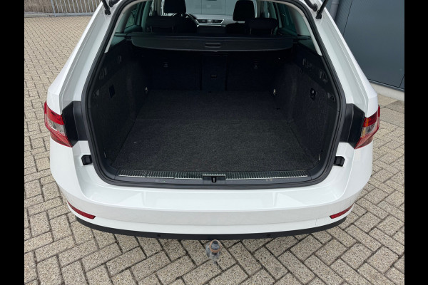 Škoda Superb Combi 1.4 TSI iV Ambition * Trekhaak * Camera * Keyless * Carplay *