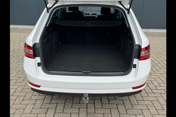 Škoda Superb Combi 1.4 TSI iV Ambition * Trekhaak * Camera * Keyless * Carplay *