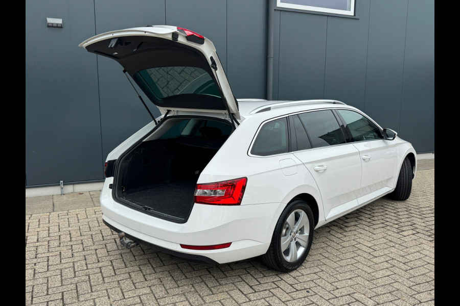 Škoda Superb Combi 1.4 TSI iV Ambition * Trekhaak * Camera * Keyless * Carplay *