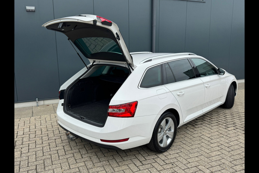 Škoda Superb Combi 1.4 TSI iV Ambition * Trekhaak * Camera * Keyless * Carplay *