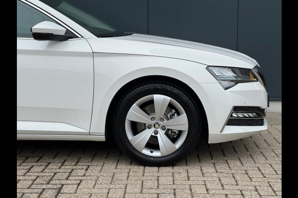 Škoda Superb Combi 1.4 TSI iV Ambition * Trekhaak * Camera * Keyless * Carplay *