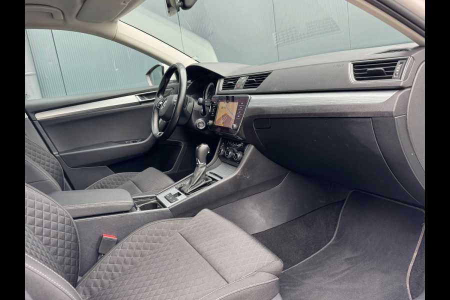 Škoda Superb Combi 1.4 TSI iV Ambition * Trekhaak * Camera * Keyless * Carplay *