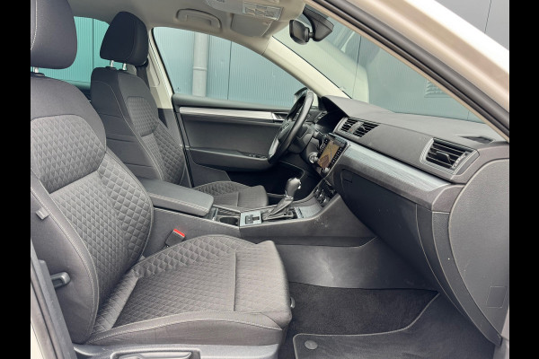 Škoda Superb Combi 1.4 TSI iV Ambition * Trekhaak * Camera * Keyless * Carplay *