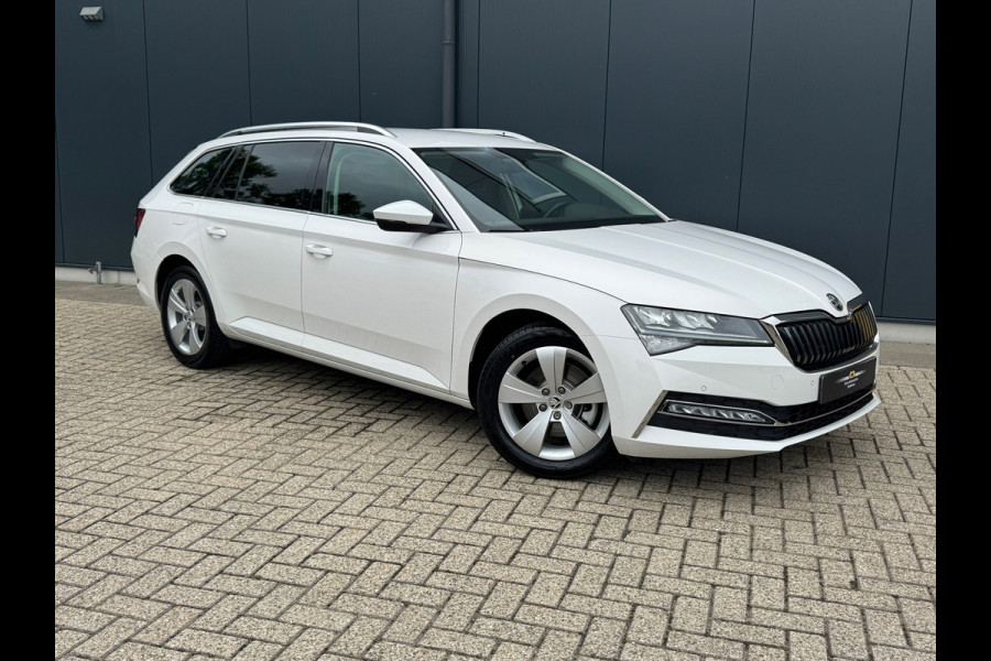Škoda Superb Combi 1.4 TSI iV Ambition * Trekhaak * Camera * Keyless * Carplay *