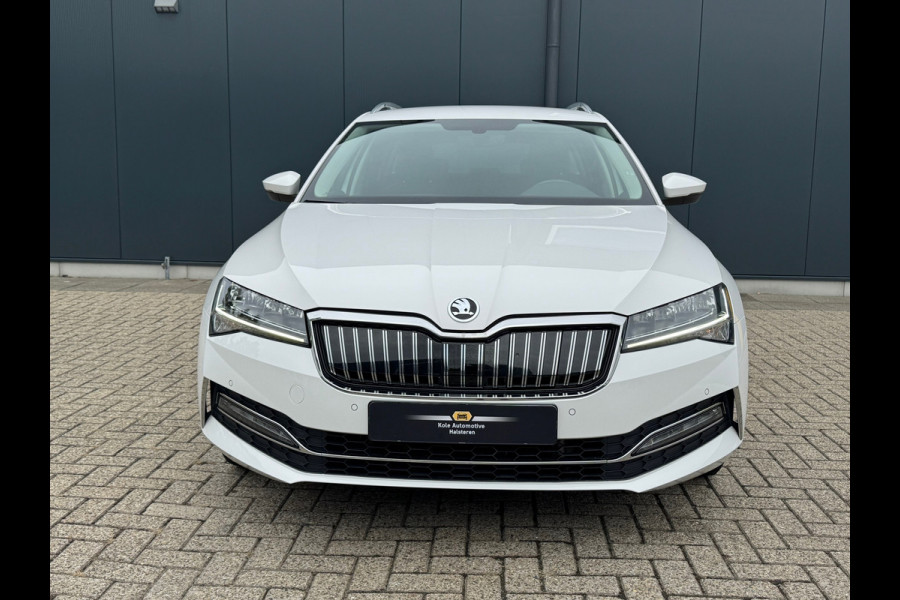 Škoda Superb Combi 1.4 TSI iV Ambition * Trekhaak * Camera * Keyless * Carplay *