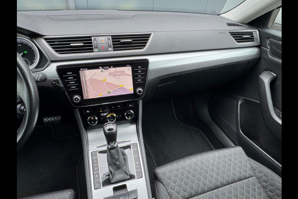 Škoda Superb Combi 1.4 TSI iV Ambition * Trekhaak * Camera * Keyless * Carplay *