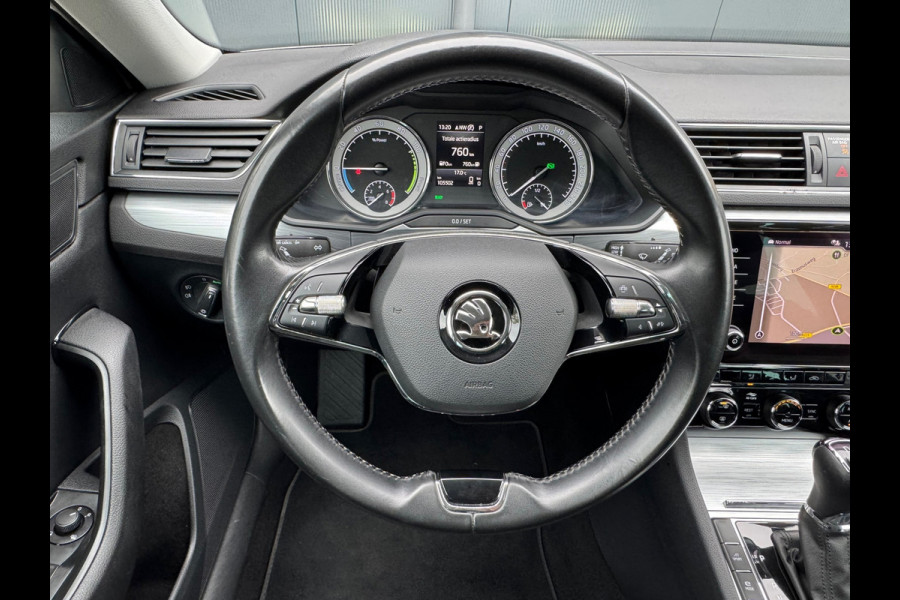 Škoda Superb Combi 1.4 TSI iV Ambition * Trekhaak * Camera * Keyless * Carplay *