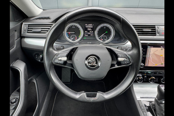 Škoda Superb Combi 1.4 TSI iV Ambition * Trekhaak * Camera * Keyless * Carplay *