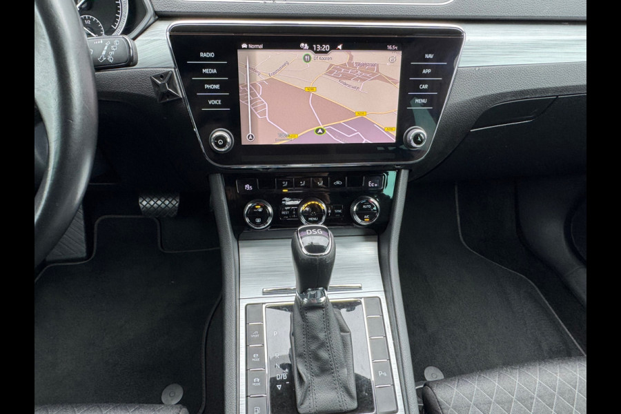Škoda Superb Combi 1.4 TSI iV Ambition * Trekhaak * Camera * Keyless * Carplay *