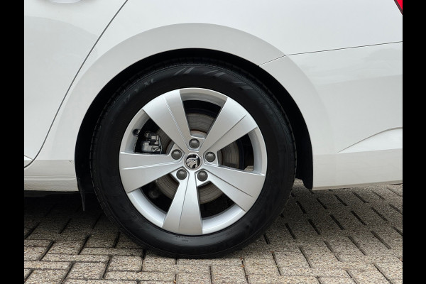 Škoda Superb Combi 1.4 TSI iV Ambition * Trekhaak * Camera * Keyless * Carplay *