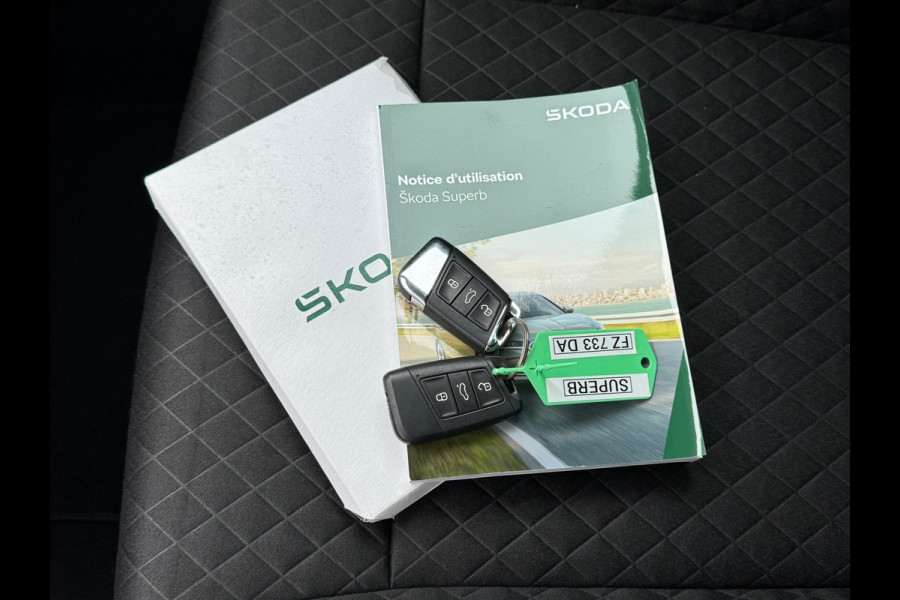 Škoda Superb Combi 1.4 TSI iV Ambition * Trekhaak * Camera * Keyless * Carplay *
