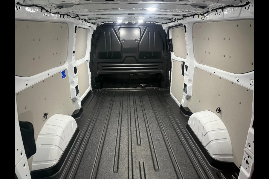 Ford E-Transit Custom 340 L2H1 65kWh l AIRCO l CARPLAY l CAMERA l CRUISE CONTROL Ford E-Transit Custom 340 L2H1 65kWh l AIRCO l CARPLAY l CAMERA l CRUISE CONTROL