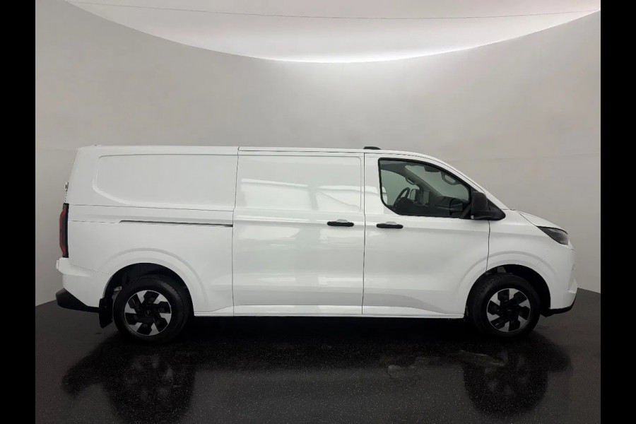 Ford E-Transit Custom 340 L2H1 65kWh l AIRCO l CARPLAY l CAMERA l CRUISE CONTROL Ford E-Transit Custom 340 L2H1 65kWh l AIRCO l CARPLAY l CAMERA l CRUISE CONTROL