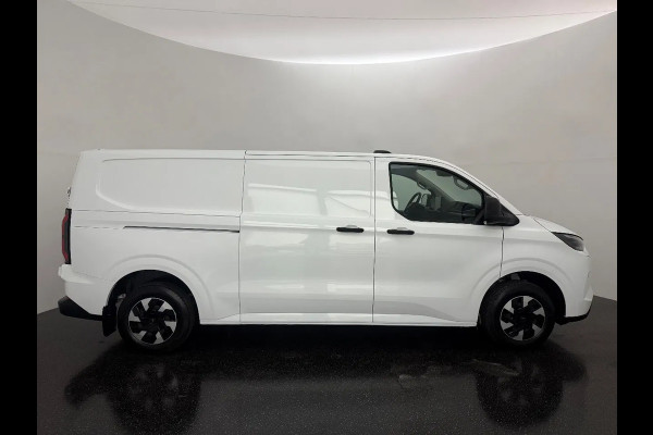 Ford E-Transit Custom 340 L2H1 65kWh l AIRCO l CARPLAY l CAMERA l CRUISE CONTROL Ford E-Transit Custom 340 L2H1 65kWh l AIRCO l CARPLAY l CAMERA l CRUISE CONTROL