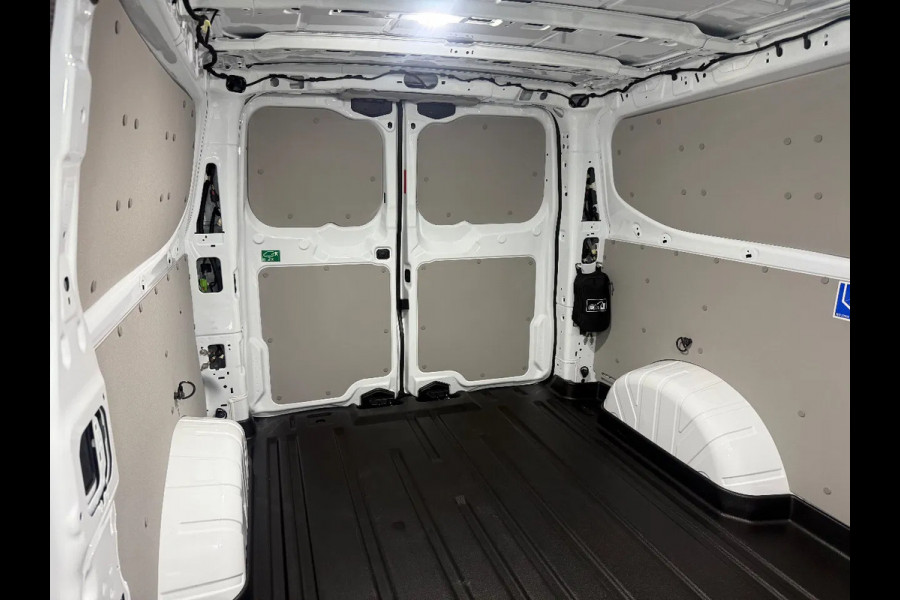 Ford E-Transit Custom 340 L2H1 65kWh l AIRCO l CARPLAY l CAMERA l CRUISE CONTROL Ford E-Transit Custom 340 L2H1 65kWh l AIRCO l CARPLAY l CAMERA l CRUISE CONTROL